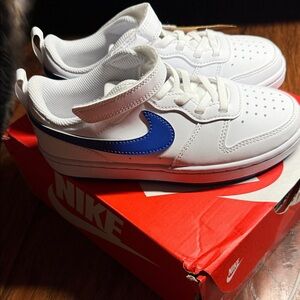 Nike Court Borough low recraft Kids Sneakers in White and Blue. NWB